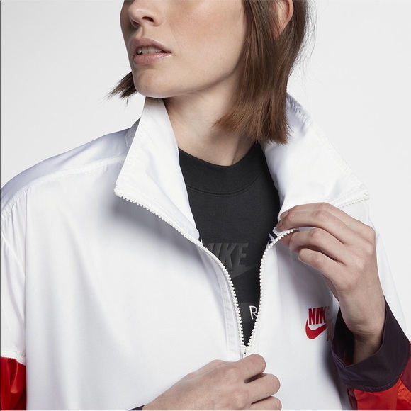 NIKE AIR WOMENS WOVEN JACKET SIZE XS NWT - Picture 7 of 7